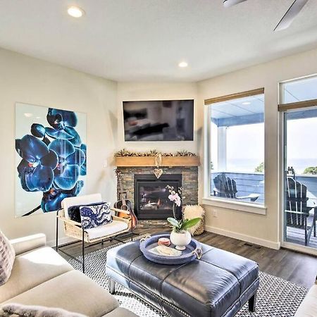 Modern Oregon Retreat w/ Deck, Hot Tub, Ocean View Depoe Bay Exterior foto